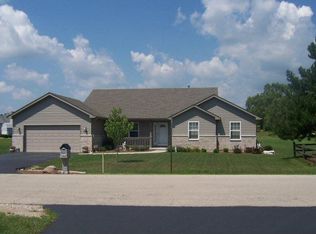 395 Abbey Ln, Antioch, IL 60002