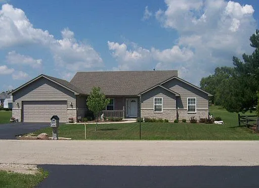 395 Abbey Ln photo 1