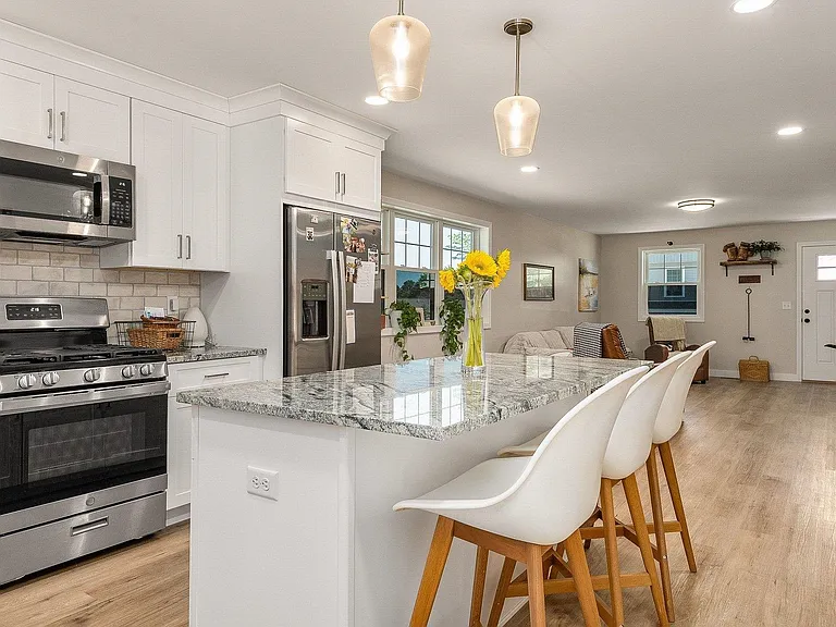 30 Copley Dr — Photo 12
