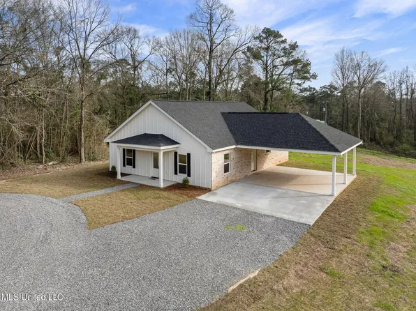 110 Bob Simpson Rd, Poplarville, MS 39470
