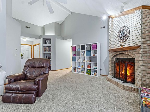 5th image of 606 Diamond Point Pl