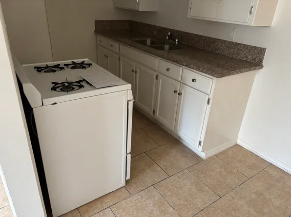 6117 Woodlawn Ave #E, Maywood, CA 90270