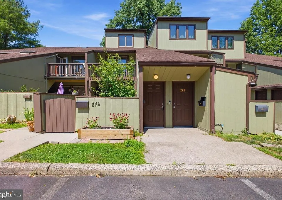 27B Darien #27B