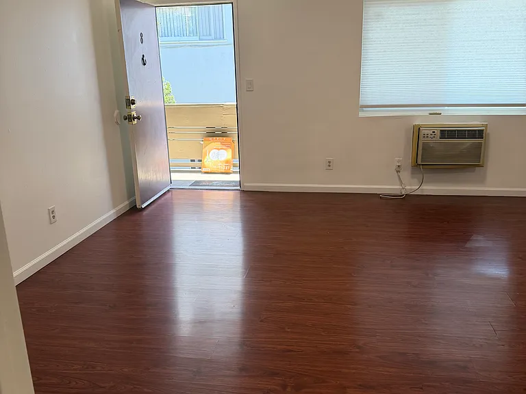 210 S Coronado St #8 — Photo 8