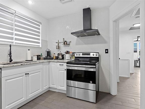 4th image of 103 E Genesee St #C