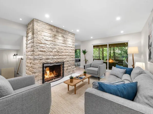 867 Frederick Rd, North Vancouver, BC V7K 2Y5