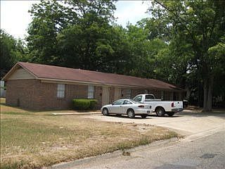2nd image of 417 Third Ave