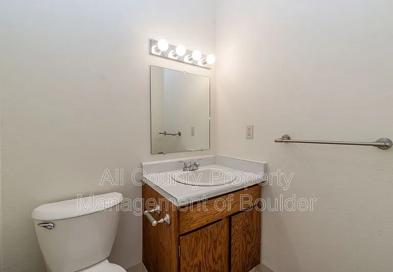 1530 Ithaca Dr — Photo 9