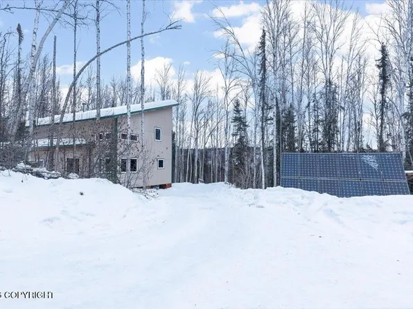 1184 N Hubnerite Rd, Fairbanks, AK 99712
