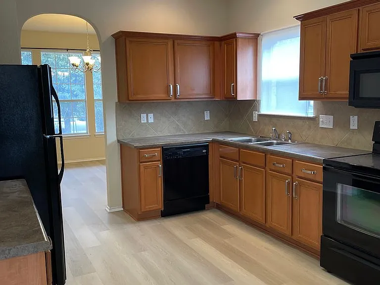 6413 Tierra Dr — Photo 8