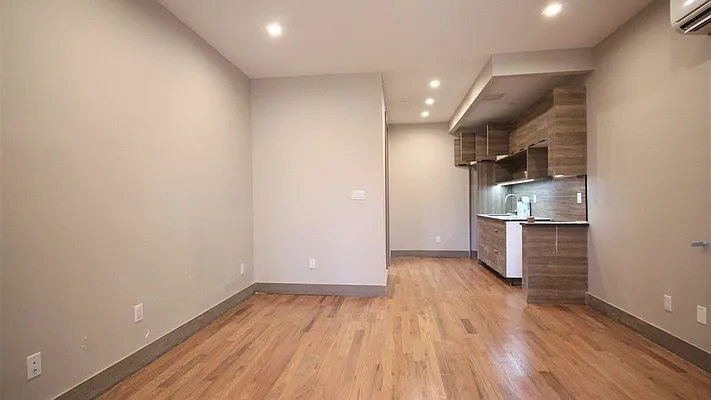 Rented by Nooklyn NYC LLC | media 29