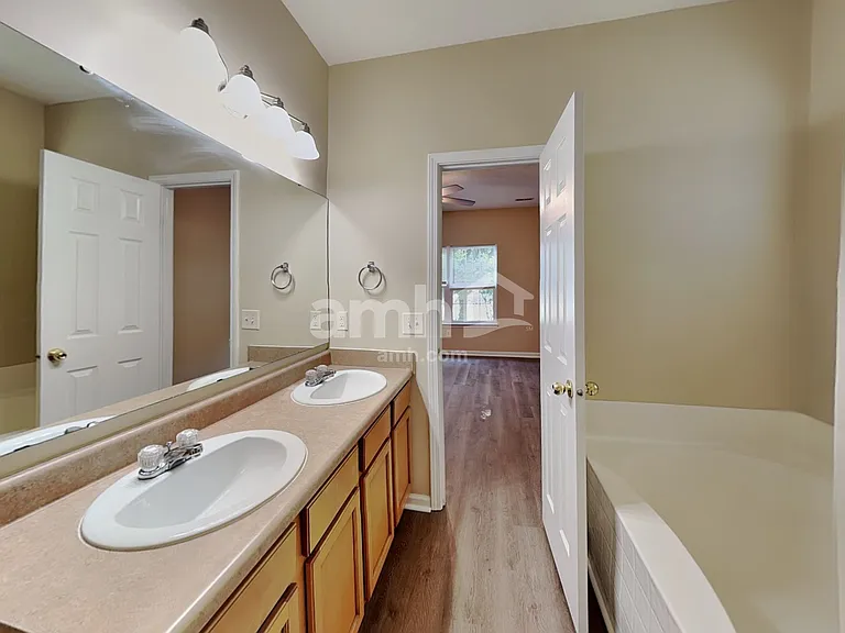 7103 Morello Ln — Photo 10