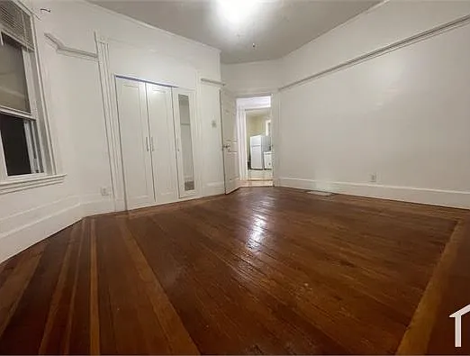 3 bed, 1000 sqft, $3,000 — Photo 1