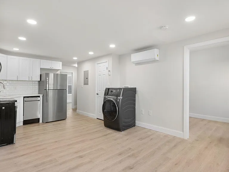 173 Van Horne St #2 — Photo 7