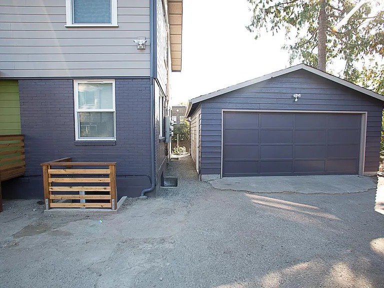 2221 E Thomas St #3 — Photo 12