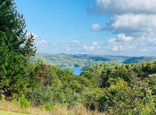 13 Parkview Dr, Byrdstown, TN 38549