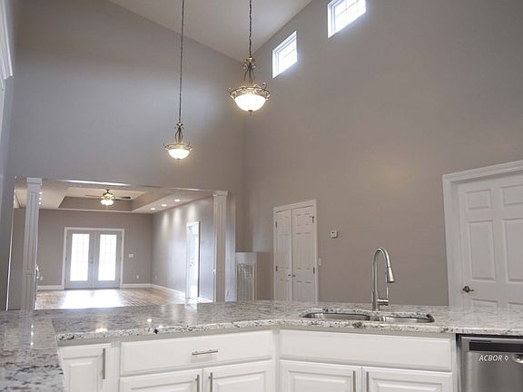 5th image of 709 1st Ave #A