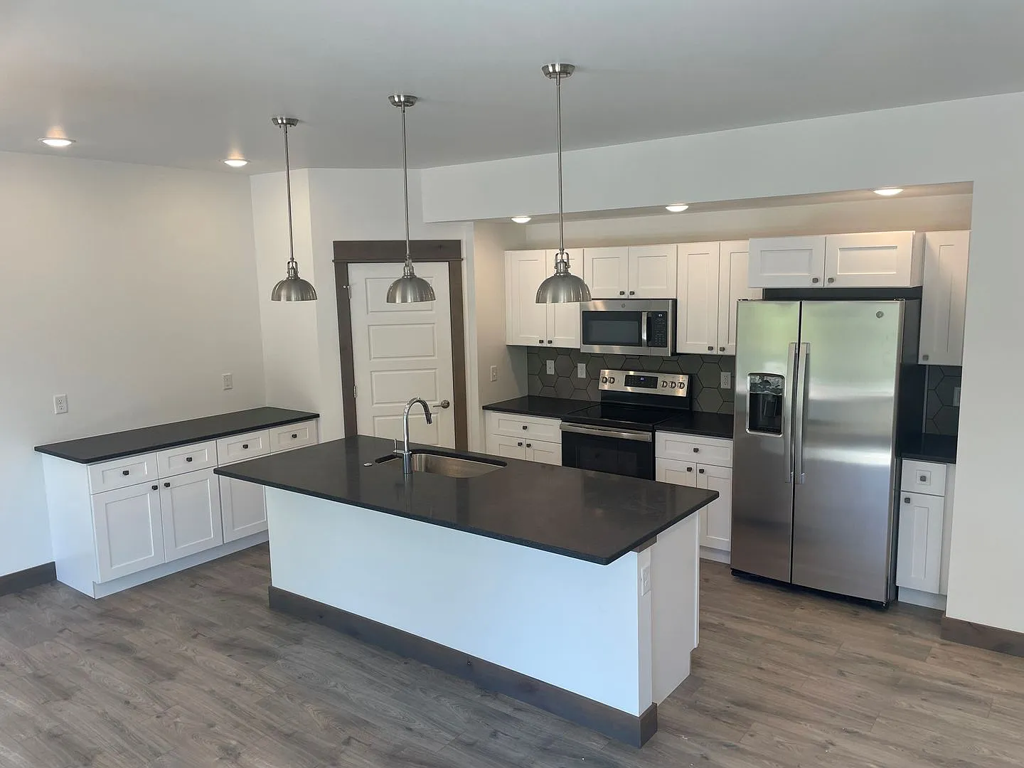 52 Black Label Way — Photo 1