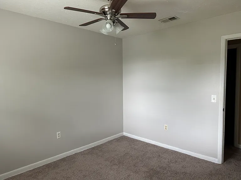 133 Sonja Dr — Photo 17
