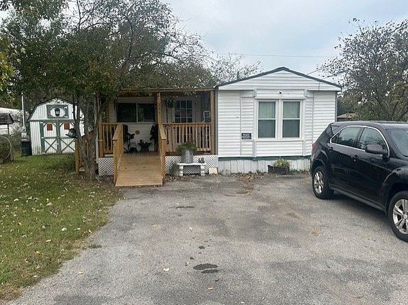 225-227 Hurricane Cir