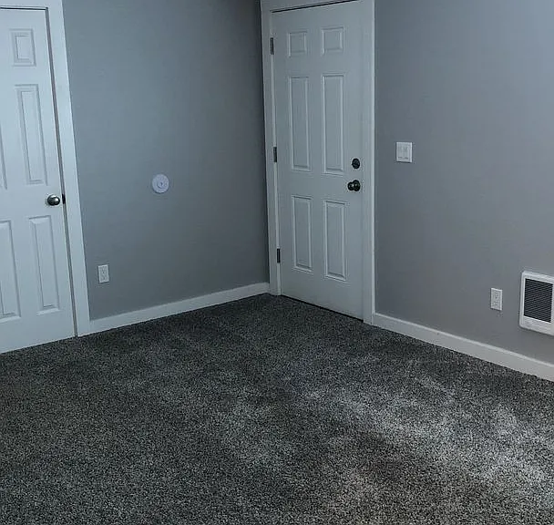 1320 Belmont Ave — Photo 4
