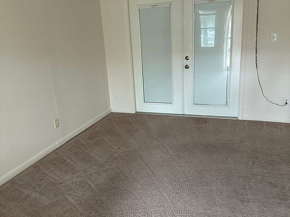 3rd image of 321 Woodrow St NE #324-03