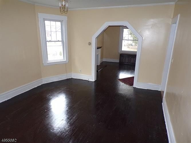 2nd image of 46 Boyden St