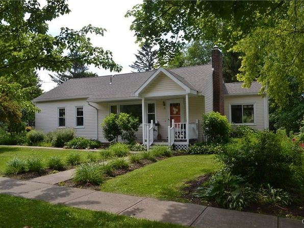 18 E Austin St