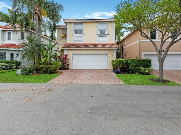 1104 Redwood St, Hollywood, FL 33019