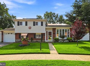 69 Lakeview Ct, Hamilton, NJ 08620