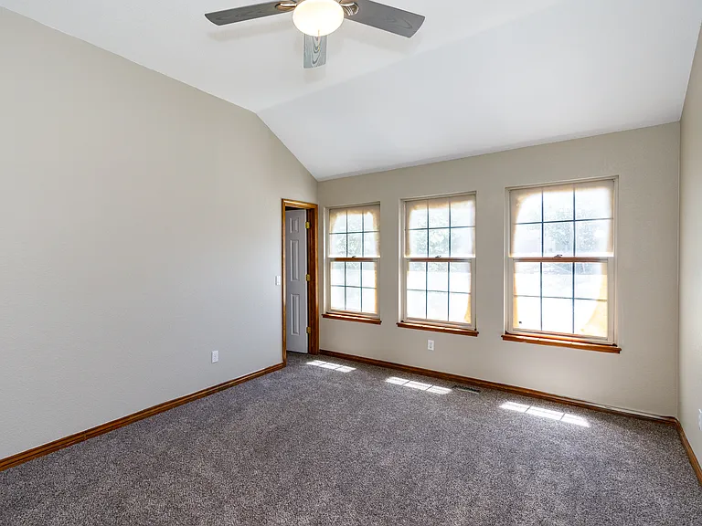 15210 Steinbeck Ln — Photo 20