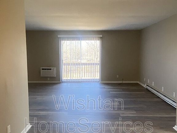 3rd image of 218 Charleston Blvd #6