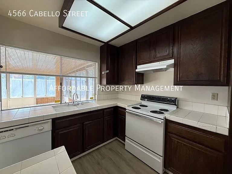 4566 Cabello St — Photo 9