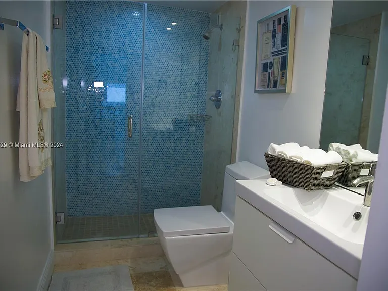 5601 Collins Ave #1614 — Photo 14