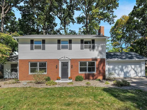 18225 Amberly Ln, South Bend, IN 46637