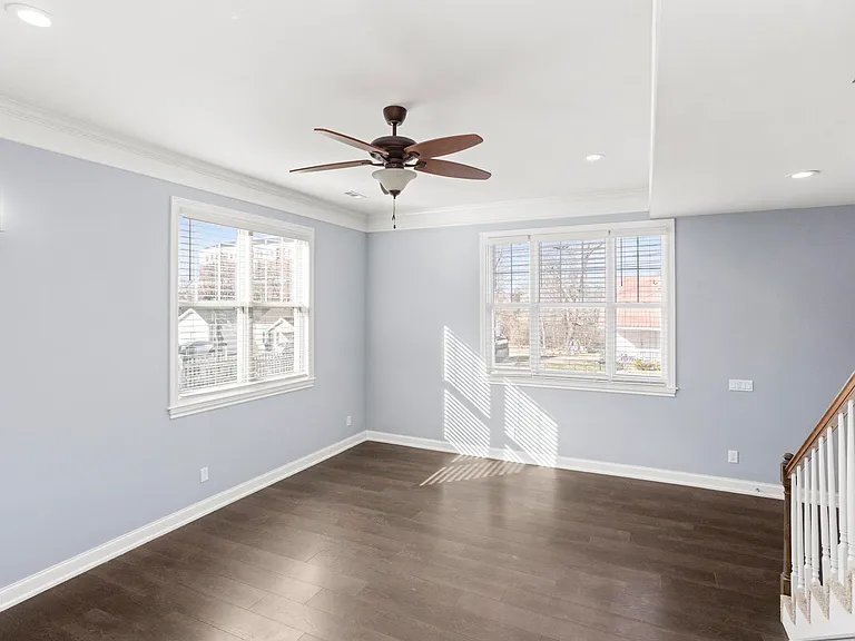 239 E Bledsoe St — Photo 12