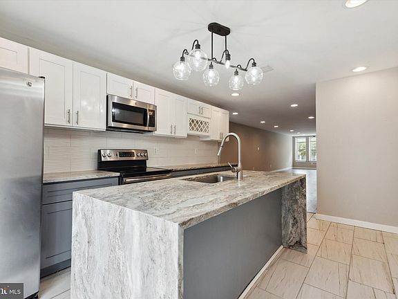 3rd image of 5727 Malvern Ave