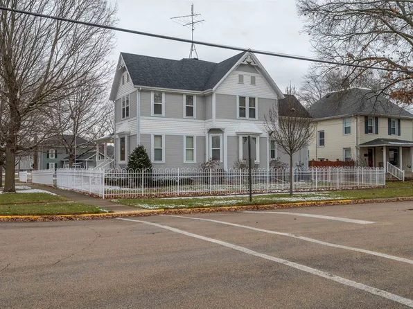 607 Jefferson St, Oregon, IL 61061