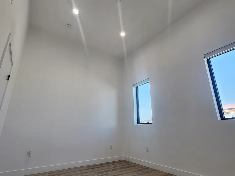 6061 Fulton Ave #6 — Photo 45