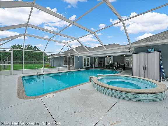 2nd image of 5924 Glens Ct