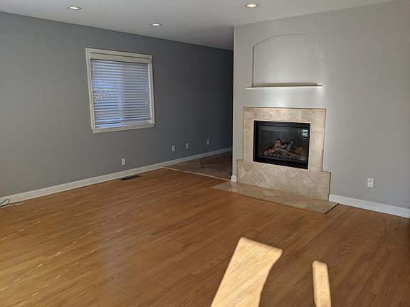 Living room with gas fireplace