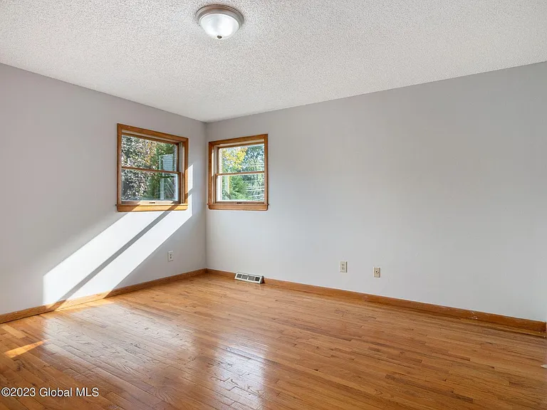 1128 Western Ave #1B — Photo 6