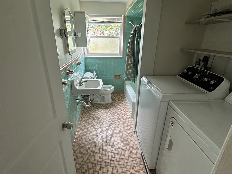 4670 Roemer St — Photo 7