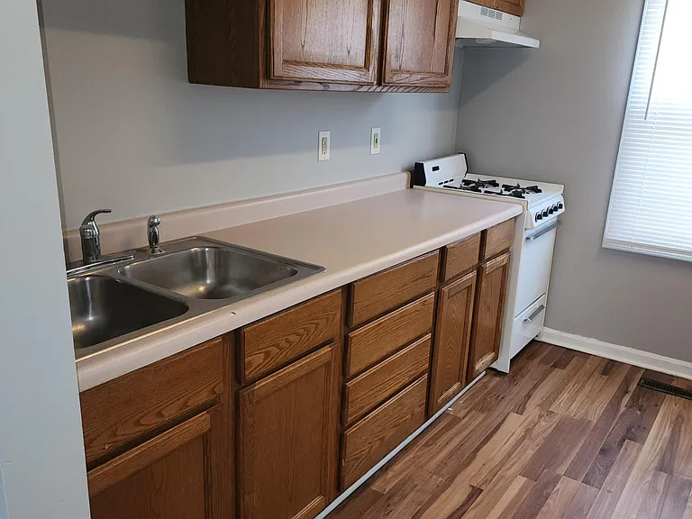 616 Locust St #1 — Photo 3