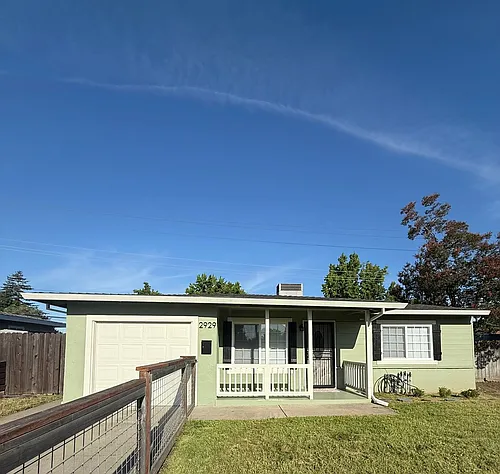 2929 Burnece St Photo 1