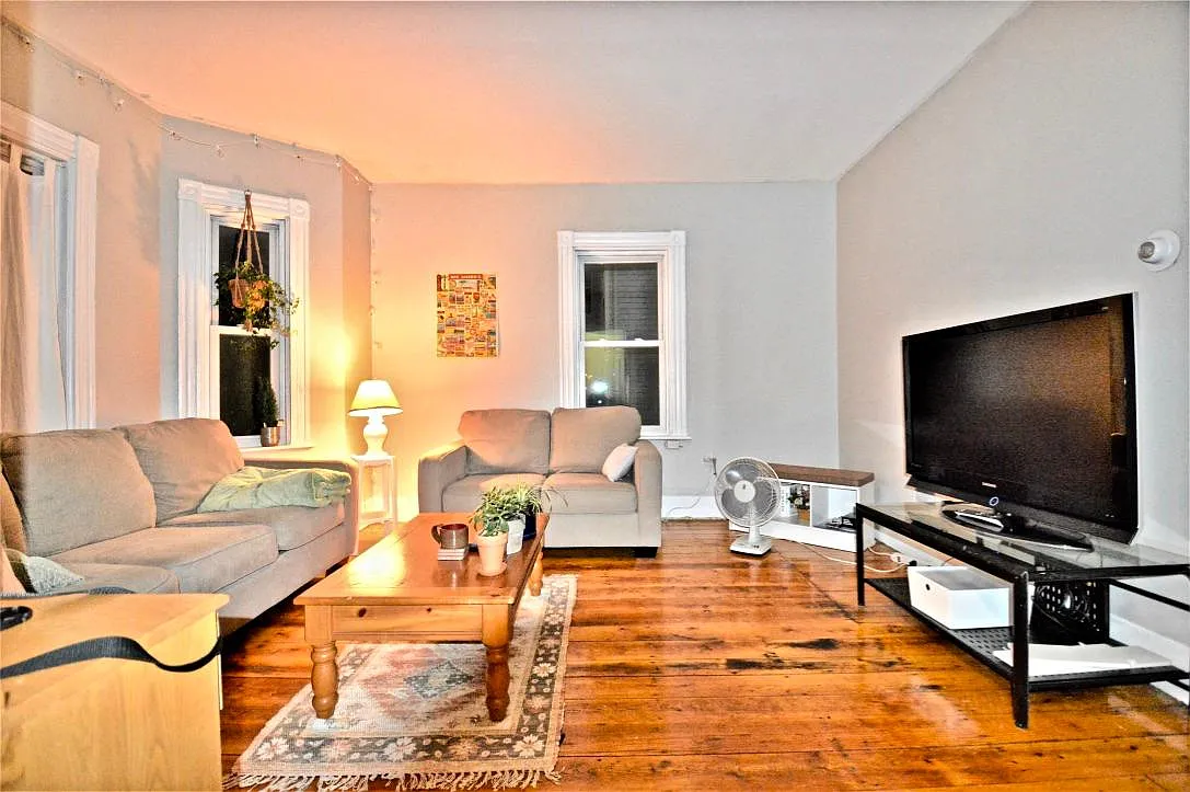Building Photo - 201 Hillside St #2A