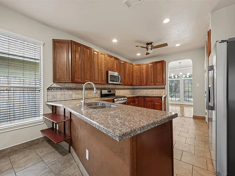 1522 Brook Grove Dr — Photo 15