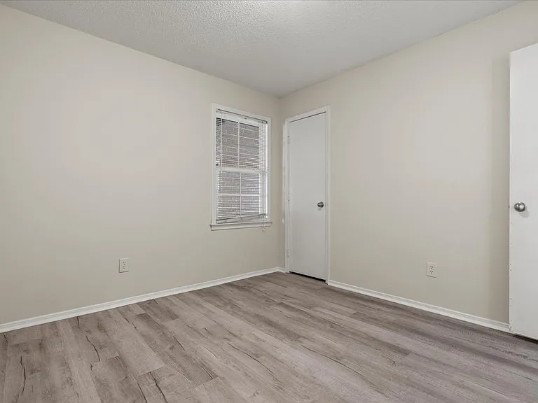 319 Revell Dr #H — Photo 22