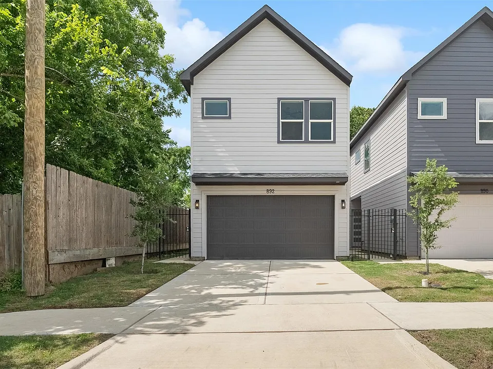 892 Paul Quinn St