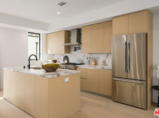 1422 N Jonah Ln, Los Angeles, CA 90028